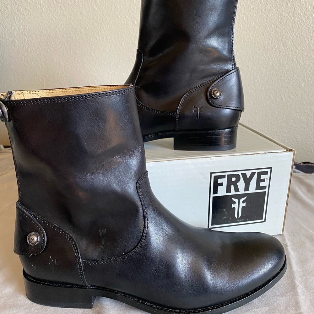 Frye boots - Melissa Button Zip short black